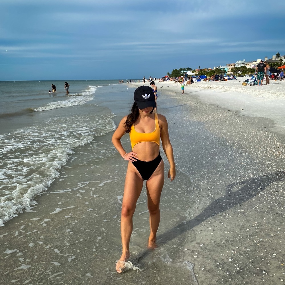 IG: becsbocci - Picture 1 of 2